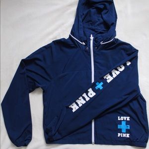 Lightweight windbreaker